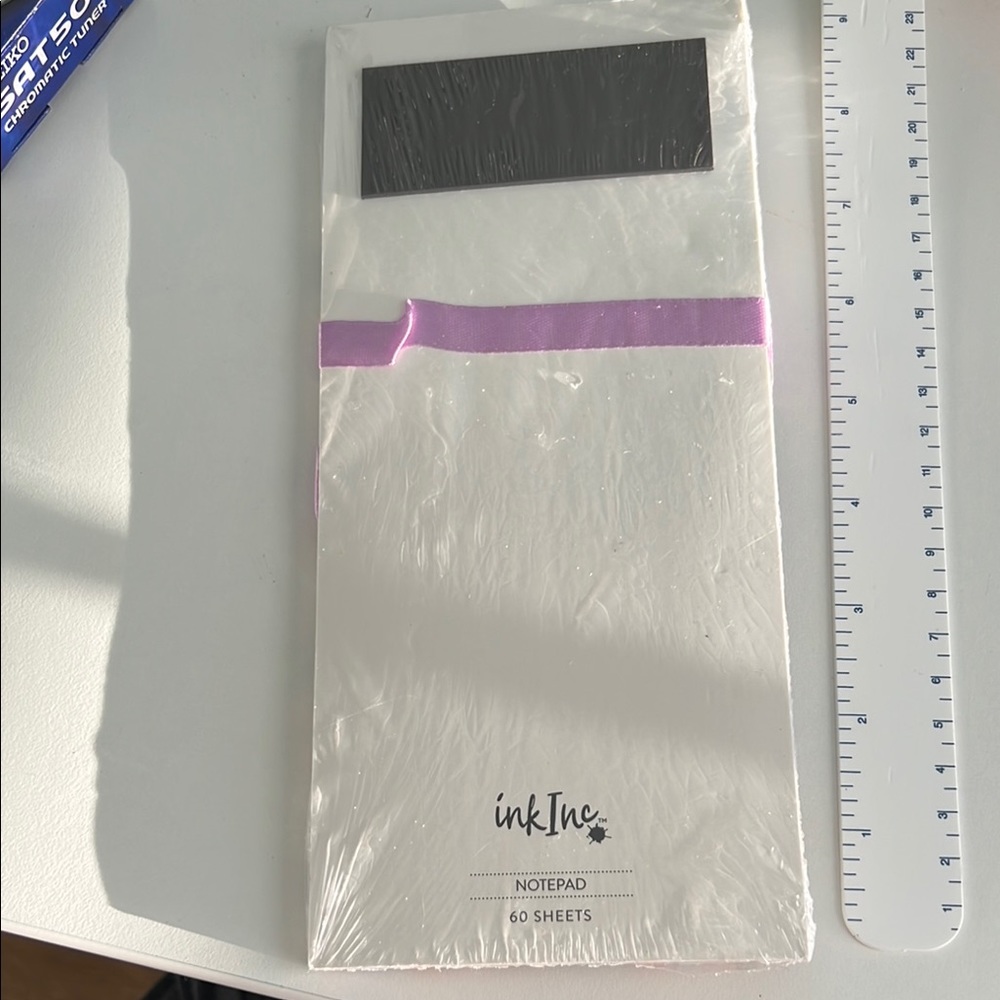 Floral Notepad with Pen - Picture 3 of 3